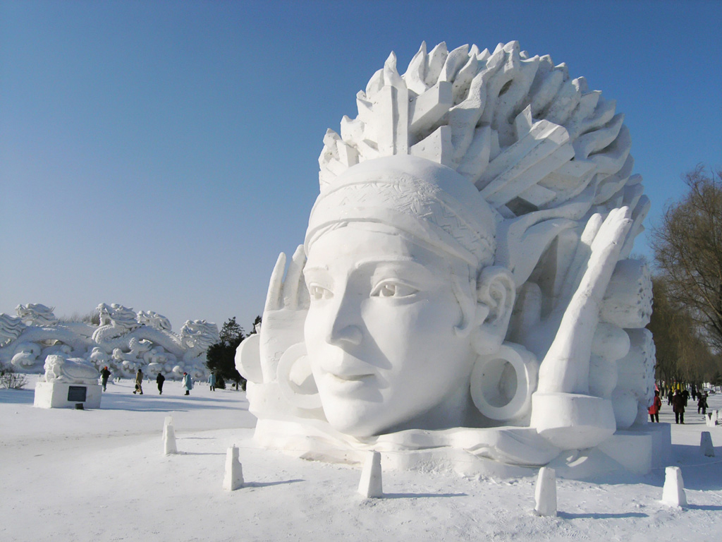 Ice and Snow Sculptures by techblogstop