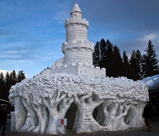 Ice and Snow Sculptures by techblogstop