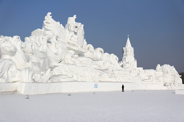 Ice and Snow Sculptures by techblogstop